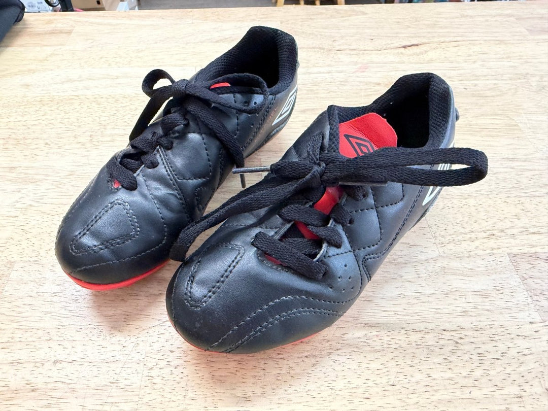 Umbro Soccer Cleats – 12 | Black - Nest and Sprout-Consignment