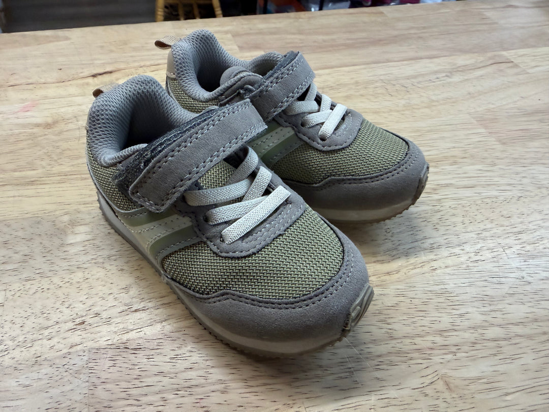 Joe Fresh Sneakers – 7 | Green and Grey