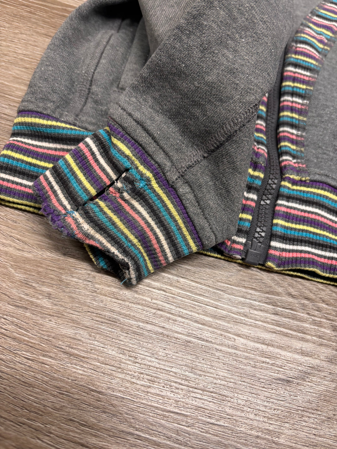 Ivivva Heavy Sweatshirt – Size 4 imperfect