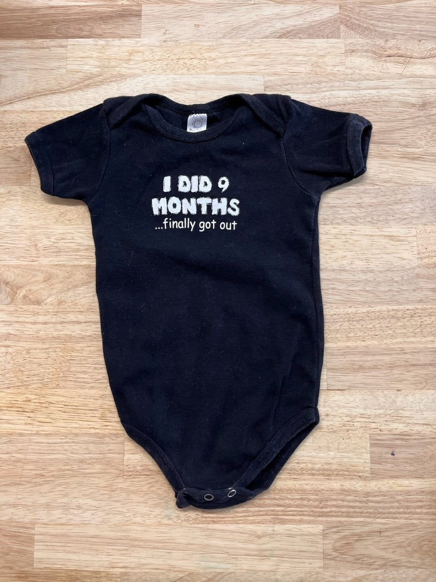 Bee Silly Graphic Bodysuit – 12–18 Months - Nest and Sprout - Consignment
