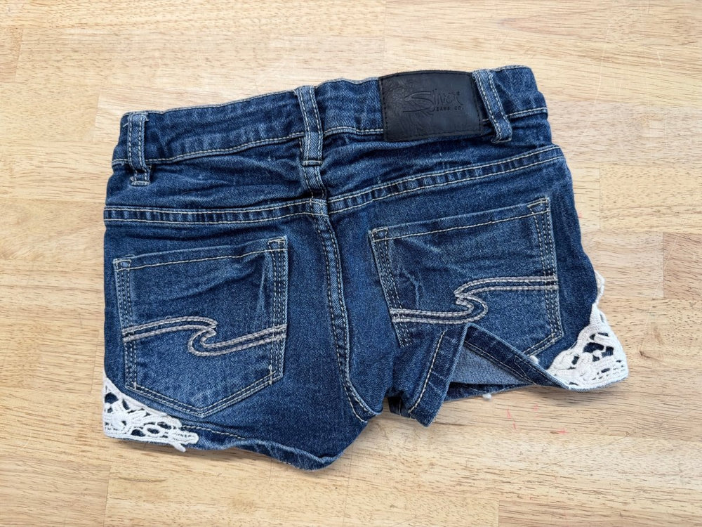 Silver Jeans Medium Wash Lace Detail | Size 7 - Nest and Sprout - Consignment