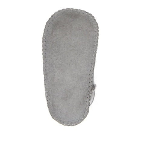 Soft sole of the charcoal baby bootie he soft sole allows developing feet to flex, refine and strengthen while the velcro side tab provides ease when putting on and off.
