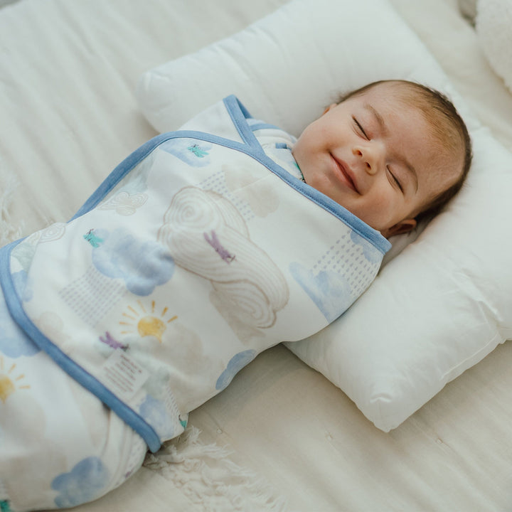 Nest Designs Startle Stop 0.5 TOG Sleep Bag | 0-6 Months in Fluffy Puffs