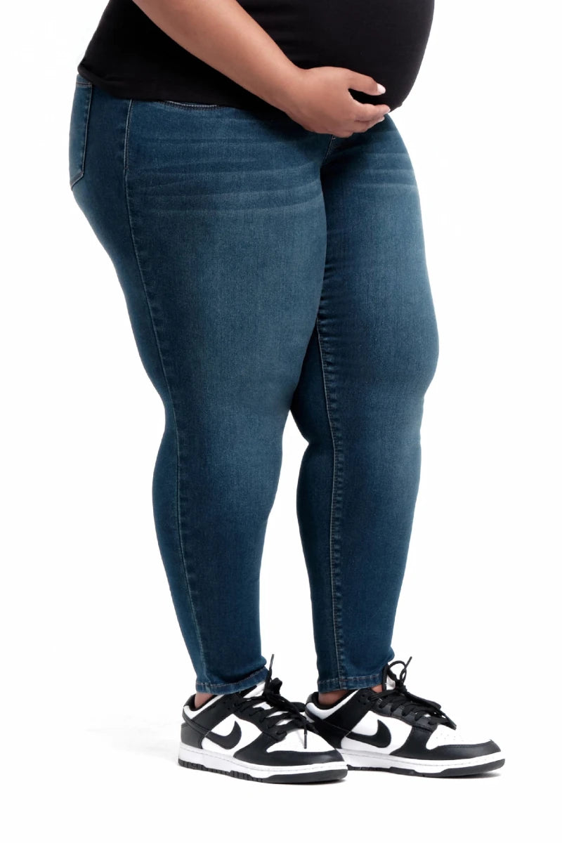 Plus Size Maternity 28" Skinny Ankle Jean in Ziggy | FINAL SALE - Nest and Sprout - 1822 Denim