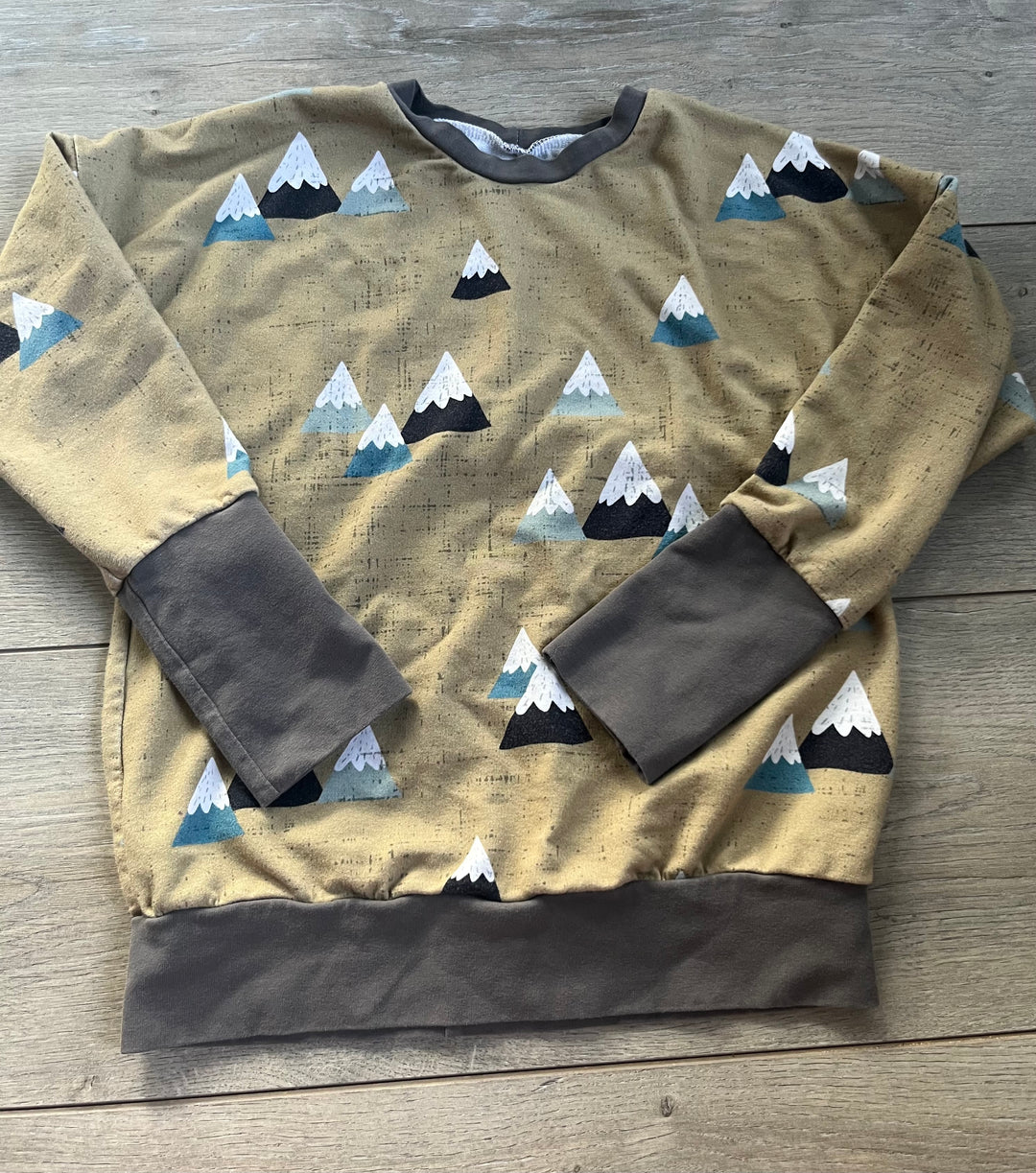 Gro by Zo Bamboo Long Sleeve Grow With Me Shirt – 3-6 Years | Brown | Mountains Print | Grey Trim