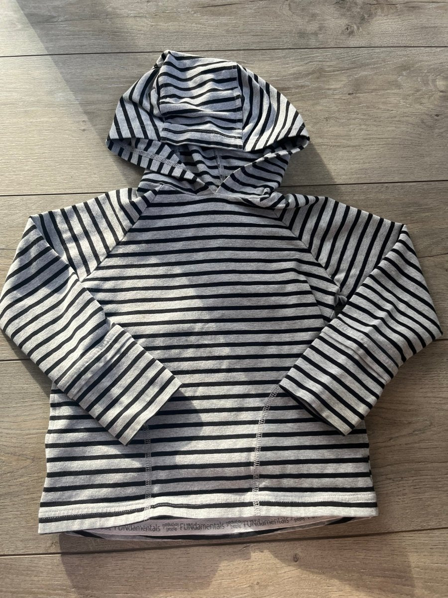 Peekaboo Beans Hoodie – 4T | Black and Grey Stripe