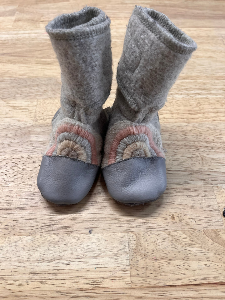 Nooks Shoes – 4 | Light Wash | Rainbow Print | Light Grey Toe Cap