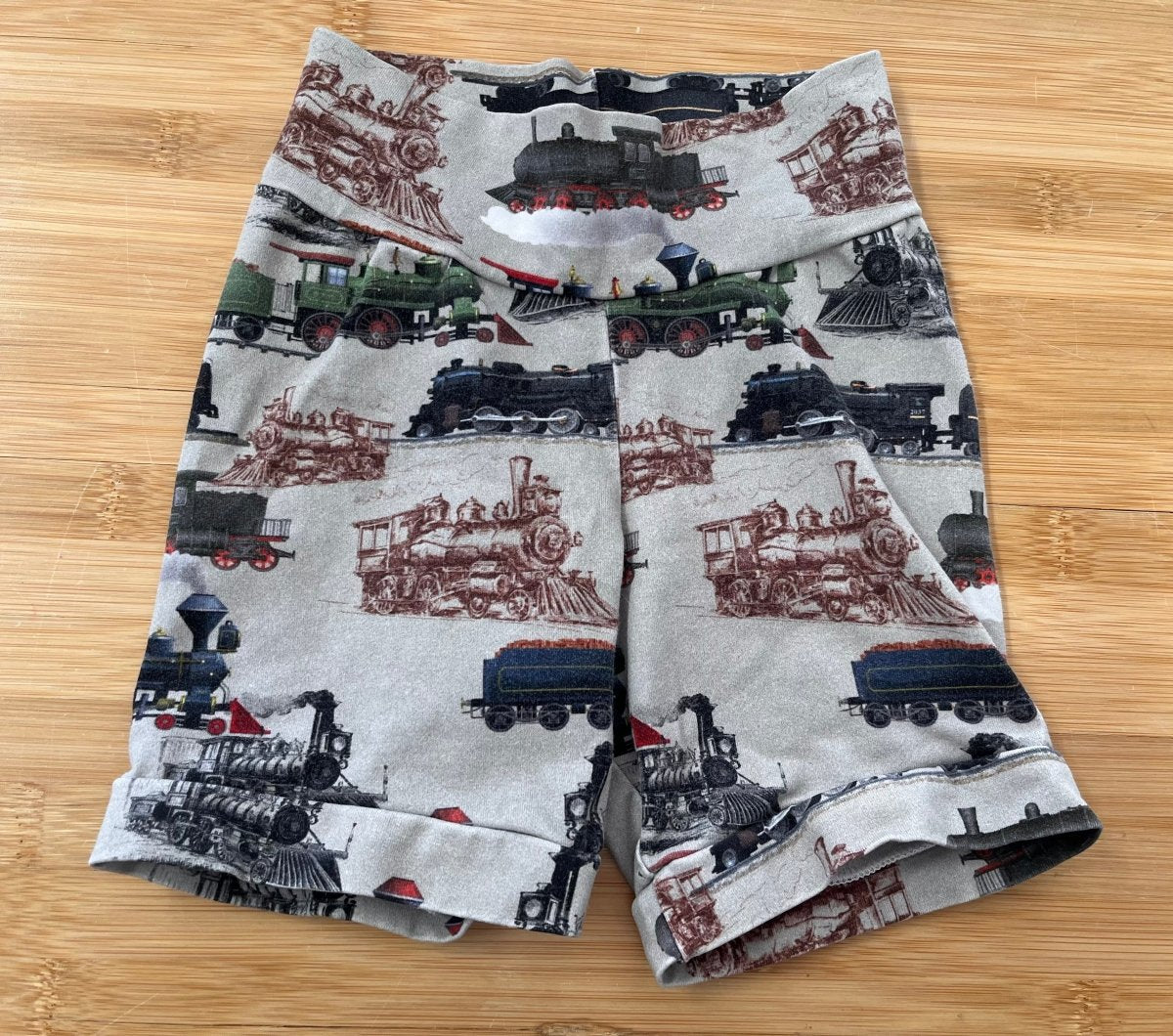 Gro by Zo Train Biker Shorts – 3 Years - Nest and Sprout-Consignment