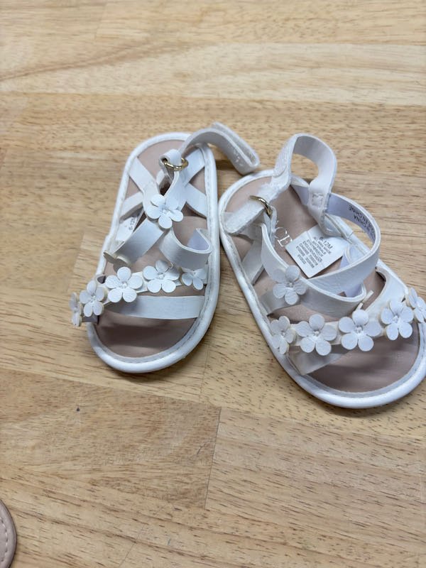 The Children’s Place White Floral Strappy Sandals | Size 6–12M - Nest and Sprout - Consignment