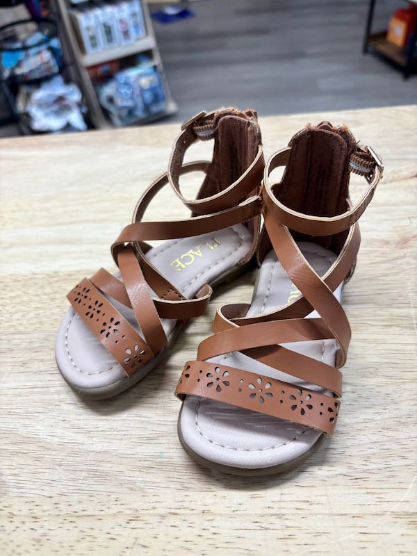 The Children’s Place Brown High - Back Sandals | Size 4 - Nest and Sprout - Consignment
